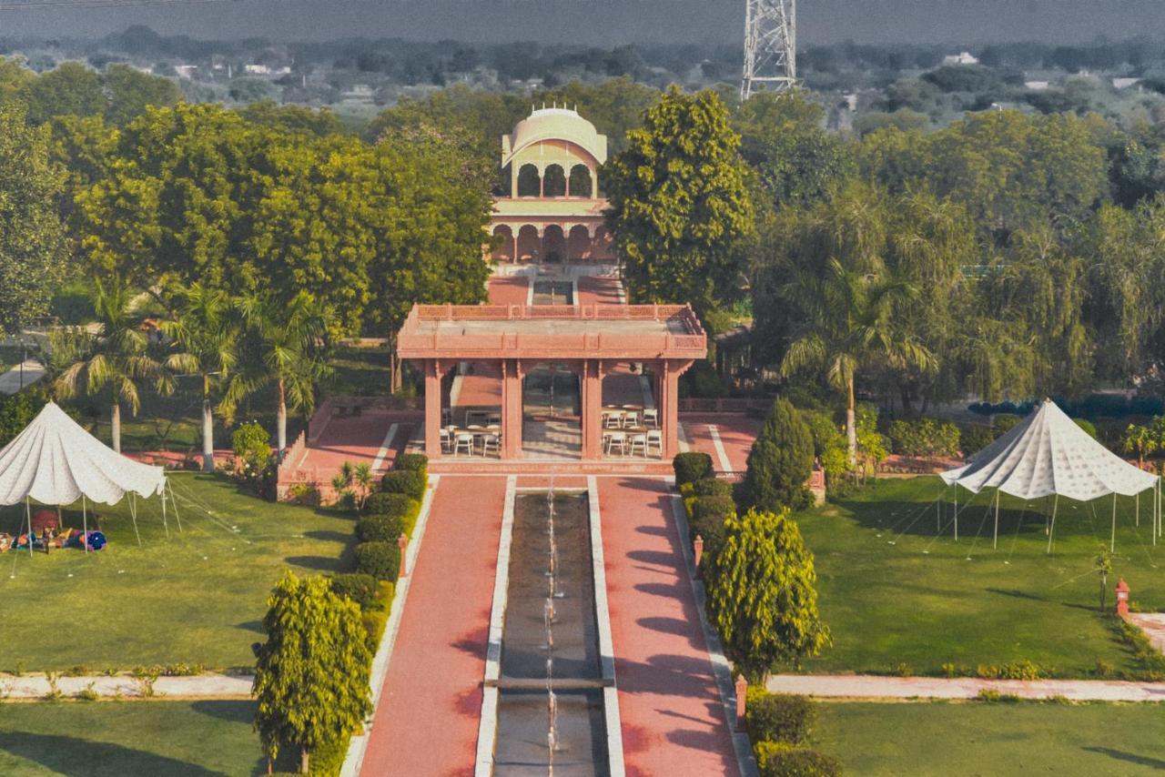 Umaid Palace - A Lakeside Heritage Palace Resort Near Jaipur Close To Bhangarh & Chand Baori Stepwell Abhaneri Dubbi Bagian luar foto