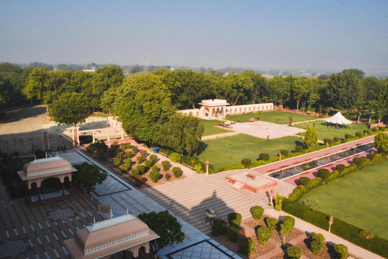 Umaid Palace - A Lakeside Heritage Palace Resort Near Jaipur Close To Bhangarh & Chand Baori Stepwell Abhaneri Dubbi Bagian luar foto