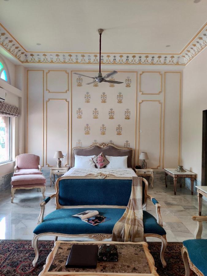 Umaid Palace - A Lakeside Heritage Palace Resort Near Jaipur Close To Bhangarh & Chand Baori Stepwell Abhaneri Dubbi Bagian luar foto